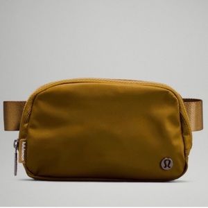NWT LULULEMON EVERYWHERE BELT BAG- BURNT CARAMEL